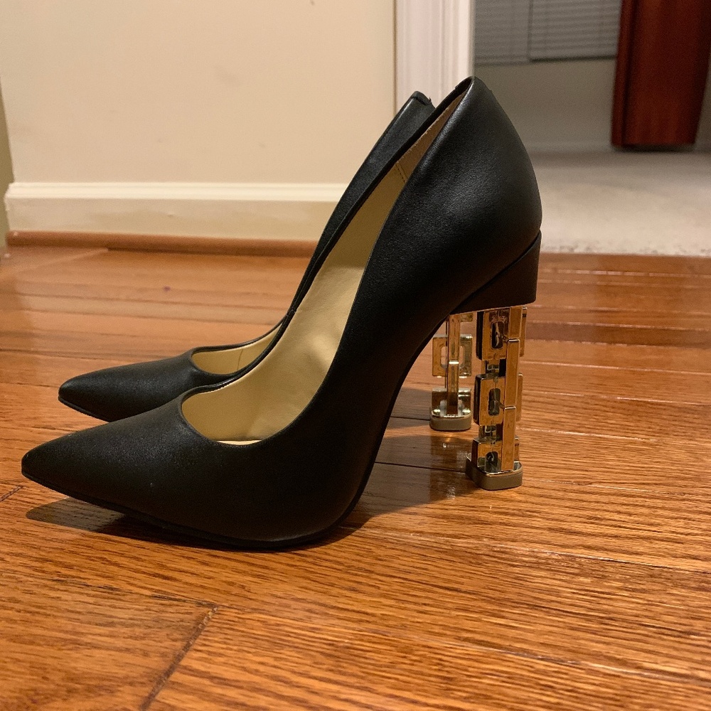 NEW! Katy Perry Black/Gold Pumps - Unworn! Size 5